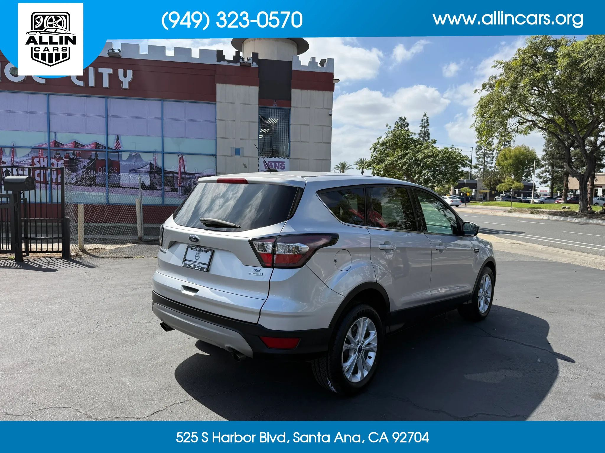 Used 2017 Ford Escape SE FWD image 4