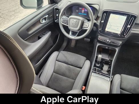 Used 2024 Volvo XC40 Recharge Ultimate w/ Protection Package Premier image 12