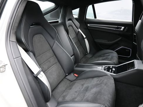Certified 2022 Porsche Panamera GTS image 28