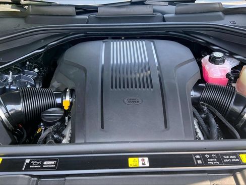 Certified 2025 Land Rover Range Rover SE AWD/4WD image 29