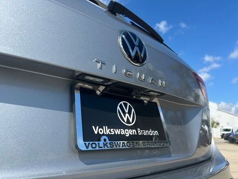 Used 2024 Volkswagen Tiguan SE R-Line image 42