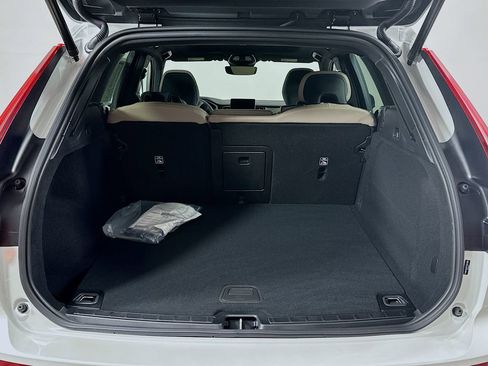 Used 2026 Volvo XC60 B5 Core image 14