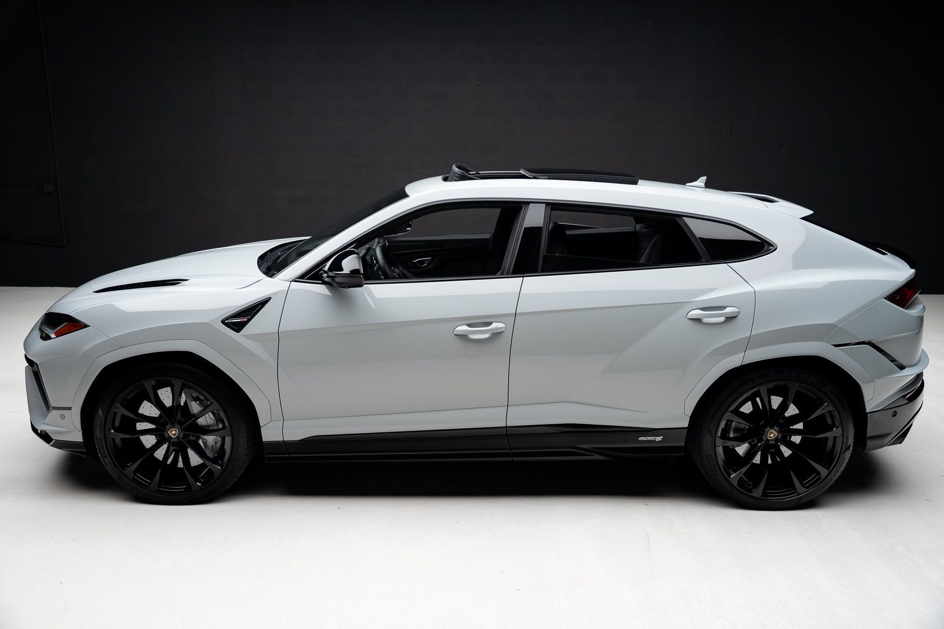 Used 2024 Lamborghini Urus S AWD/4WD image 16