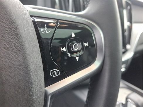 Certified 2025 Volvo XC60 B5 Plus image 19