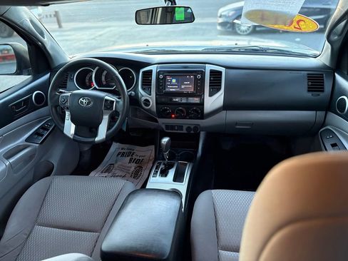 Used 2014 Toyota Tacoma Base V6 w/ SR5 Package image 21