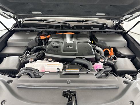 New 2025 Lexus LX 700h F Sport image 29