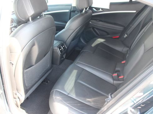Used 2022 Genesis G70 2.0T RWD image 13