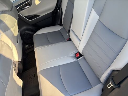 Used 2020 Toyota RAV4 Limited image 34