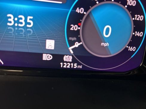 Used 2025 Volkswagen Atlas Cross Sport SEL Premium R-Line image 34