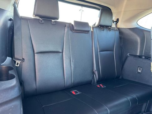 Used 2021 Toyota Highlander Limited image 11