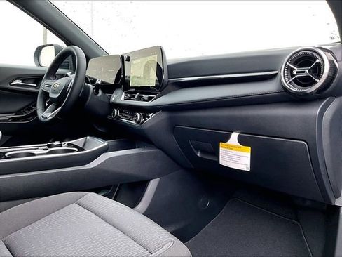 New 2026 Chevrolet Equinox LT w/ Safety and Technology Package FWD image 9