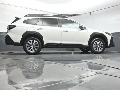 Certified 2025 Subaru Outback Premium w/ Popular Package #1A image 40