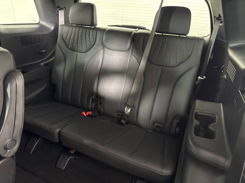 Used 2024 Hyundai Palisade Limited FWD image 16