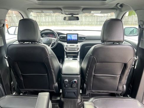 Used 2023 Ford Explorer XLT w/ Equipment Group 202A image 34