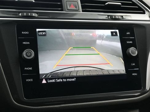 Used 2023 Volkswagen Tiguan SE FWD image 18