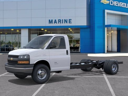 New 2026 Chevrolet Express 3500 w/ Power Convenience Package RWD image 2