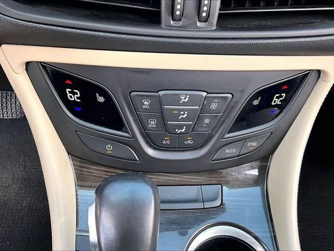 Used 2019 Buick Envision Premium w/ LPO, Cargo Package AWD/4WD image 32