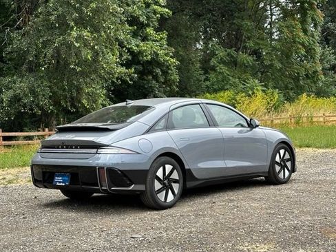 Certified 2025 Hyundai Ioniq 6 SE RWD image 8