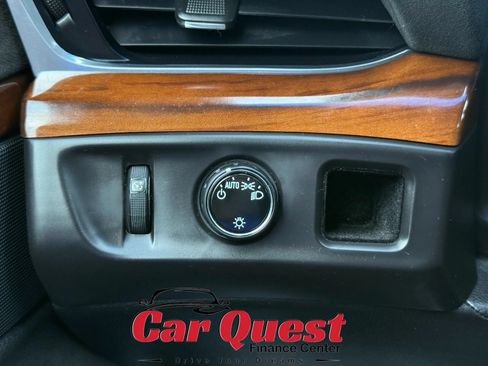 Used 2017 Cadillac Escalade Luxury RWD image 35