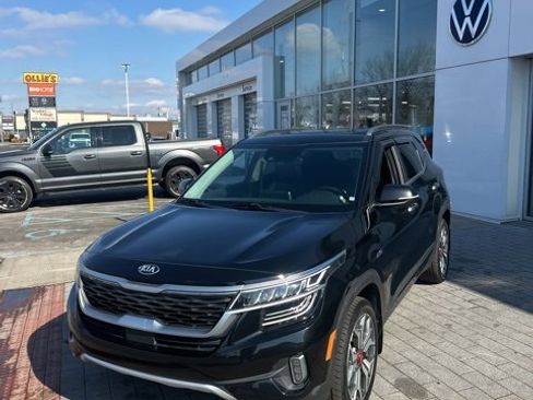 Used 2021 Kia Seltos SX w/ SX Sunroof Package image 18