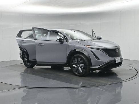 Used 2024 Nissan Ariya AWD image 35