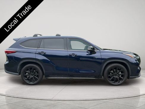 Used 2021 Toyota Highlander XLE FWD image 6