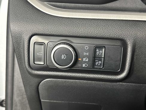Used 2023 Ford Explorer XLT w/ Equipment Group 202A RWD image 28