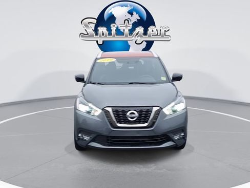 Used 2019 Nissan Kicks SR w/ SR Premium Package image 3