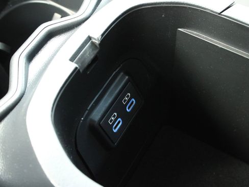 Used 2022 Toyota RAV4 XLE AWD/4WD image 44
