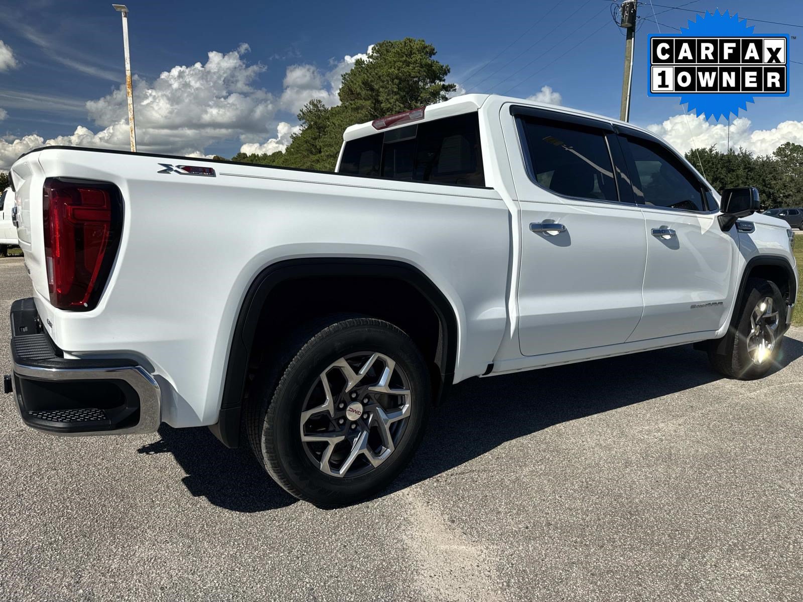 Used 2023 GMC Sierra 1500 SLT w/ SLT Premium Package AWD/4WD image 4
