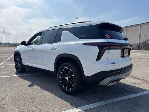New 2026 Chevrolet Traverse LT w/ Sun and Wheel Package image 4