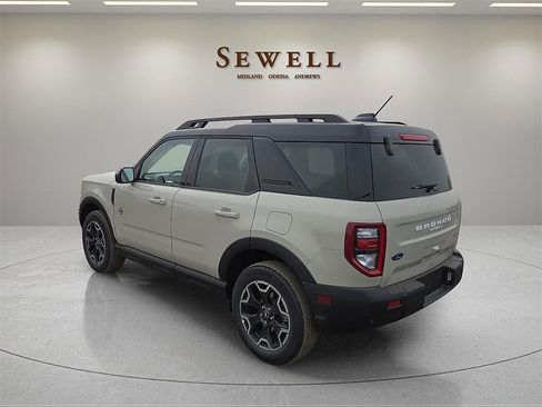 New 2025 Ford Bronco Sport Outer Banks image 3