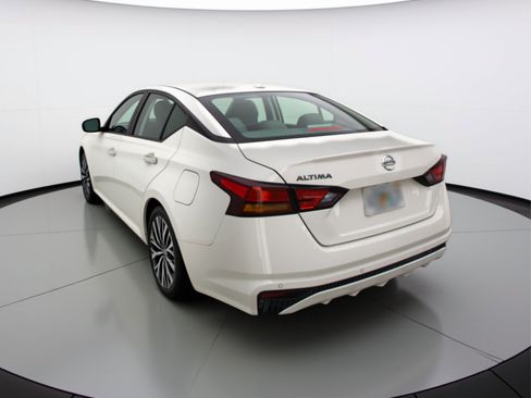 Used 2025 Nissan Altima 2.5 SV FWD image 6