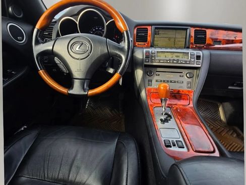 Used 2010 Lexus SC 430 Convertible RWD image 22
