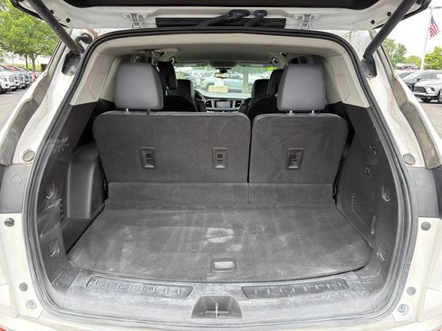 Used 2018 Buick Enclave Premium w/ LPO, Hit The Road Package AWD/4WD image 9