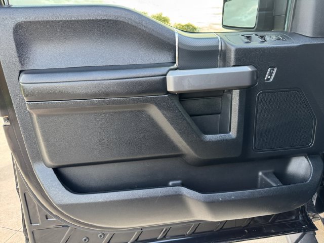 Used 2020 Ford F150 XLT w/ Equipment Group 302A Luxury AWD/4WD image 4