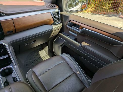 Used 2022 GMC Sierra 1500 Denali w/ Denali Reserve Package AWD/4WD image 16