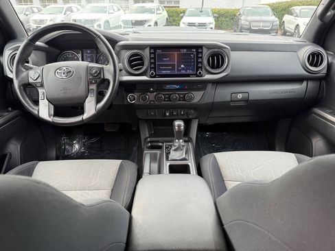 Used 2022 Toyota Tacoma TRD Sport image 13
