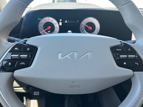 Certified 2023 Kia Niro Wind FWD image 26