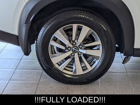 Used 2023 Nissan Pathfinder SL AWD/4WD image 12