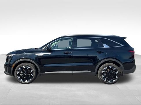 Certified 2026 Kia Sorento EX AWD/4WD image 2