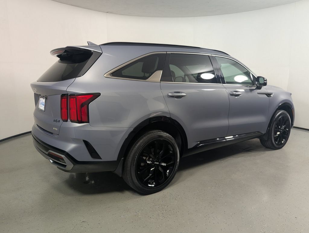 Used 2023 Kia Sorento SX AWD/4WD image 7