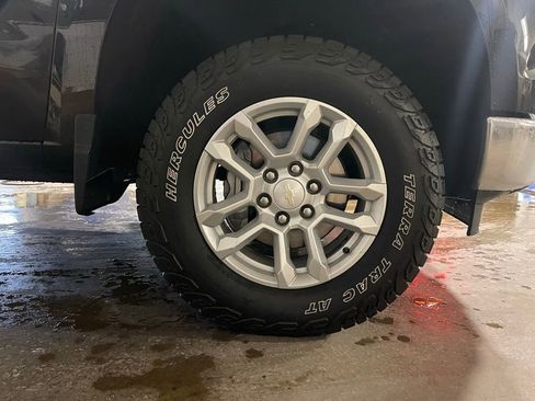 Used 2023 Chevrolet Silverado 1500 LT image 26