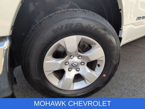 Used 2023 RAM 1500 Big Horn AWD/4WD image 32
