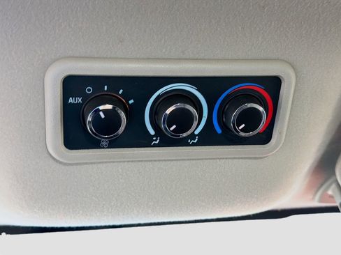 Used 2011 Chevrolet Express 1500 LT w/ LT Preferred Equipment Group image 17