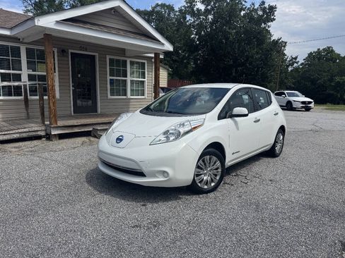 Used 2015 Nissan Leaf S w/ Charge Package FWD image 2