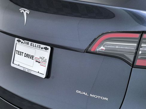 Used 2022 Tesla Model Y Long Range AWD/4WD image 33