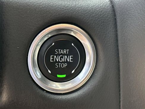 Used 2024 Chevrolet Suburban LT image 15