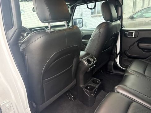 Used 2023 Jeep Wrangler Unlimited Sport AWD/4WD image 18