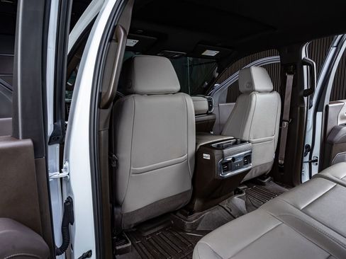 Used 2025 GMC Sierra 2500 SLT image 34